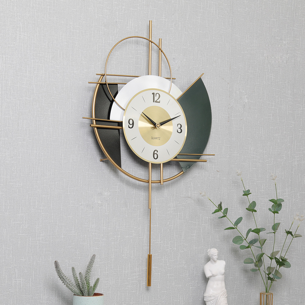 ZGXTM Light Luxury New Chinese Style Living Room Porch Decoration Wall Clock Nordic Swing Clock Iron Creative Home Decoration