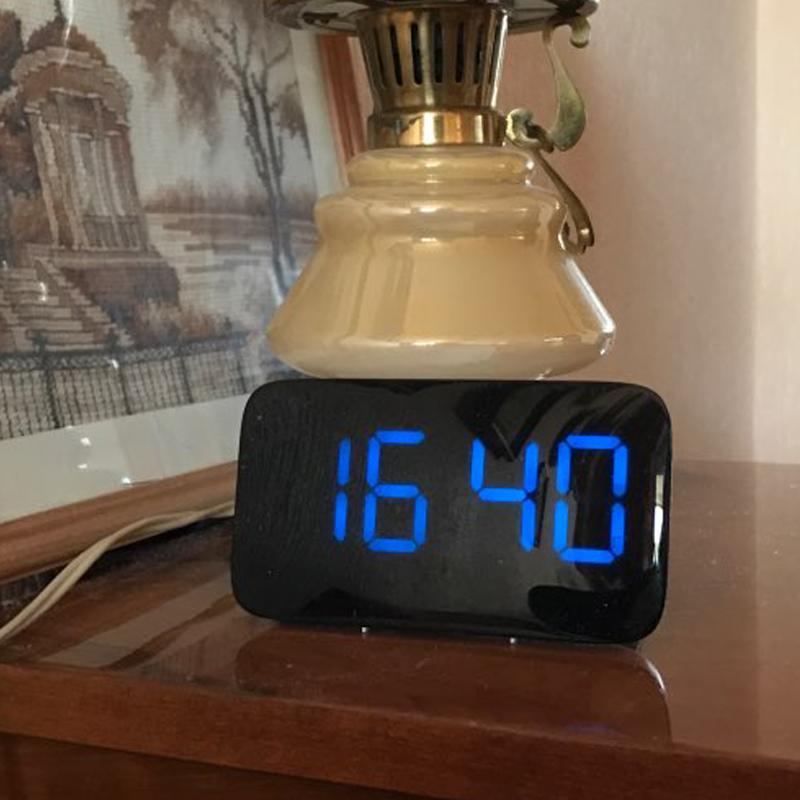 12/24 Hours LED Alarm Clock Voice Control Large LED Display Electronic Snooze Backlinght Desktop Digital Table Clocks Watch