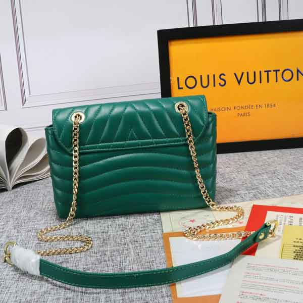 Green Louis Vuitton Wave Chain Sidebac 
