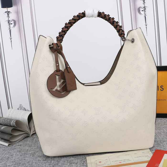 Louis Vuitton Nude Brown Leather Spacious Female Hand Bag 
