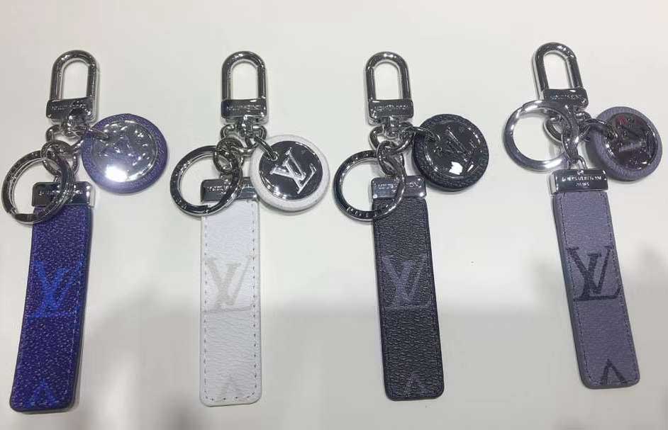 Leather Key Holder Louis Vuitton Engraved Pattern Keyrings For Women
